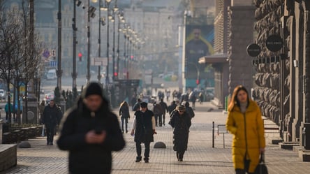 В Україні оголосили жовтий рівень небезпеки: прогноз погоди на завтра - 290x166
