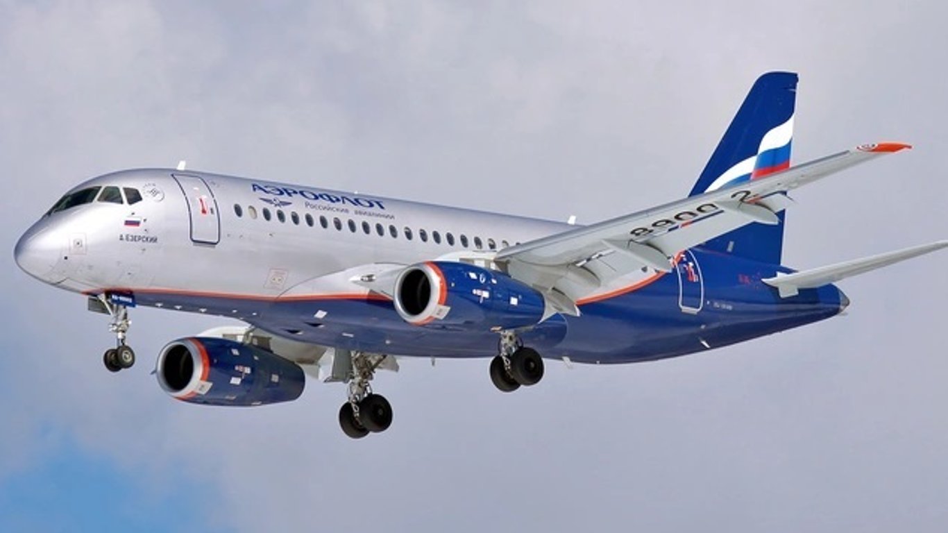 В Росії розбився надсучасний літак Sukhoi Superjet 100NEW-95