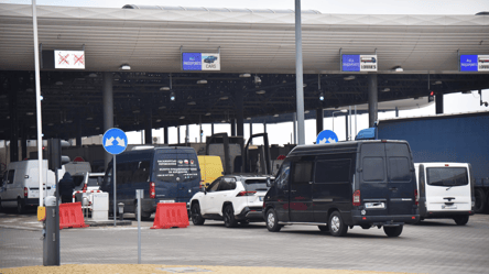 ГПСУ: ежедневно 30-50 украинцев возвращаются через белорусскую границу - 285x160