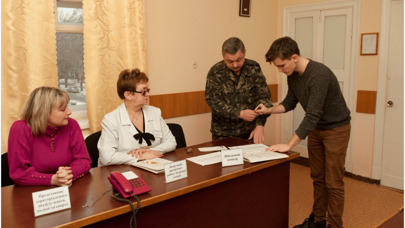 Як пройти військово-лікарську комісію для кандидатів укласти контракт 18-24