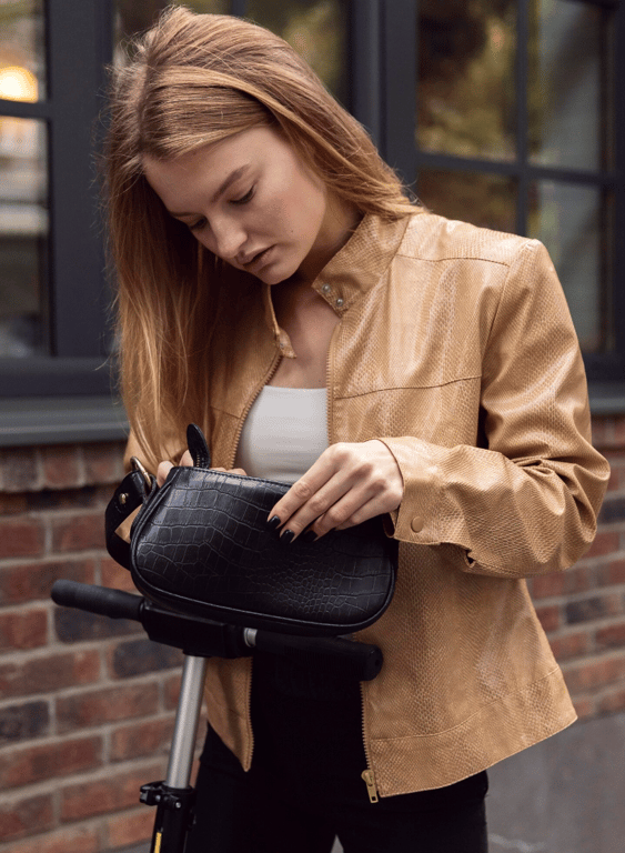 Справжня леді має дотримуватись правил етикету