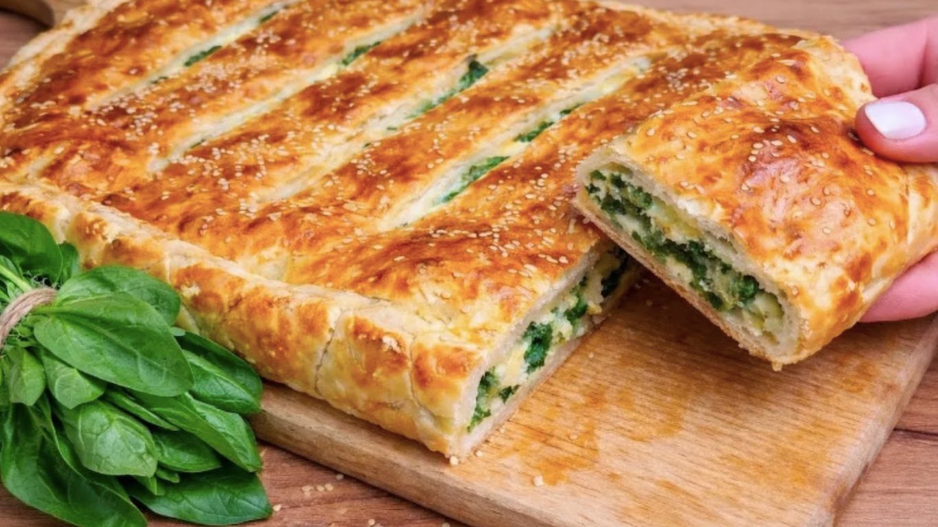 Цей пиріг ніколи не набридає: знадобиться 200 г шпината + листкове тісто