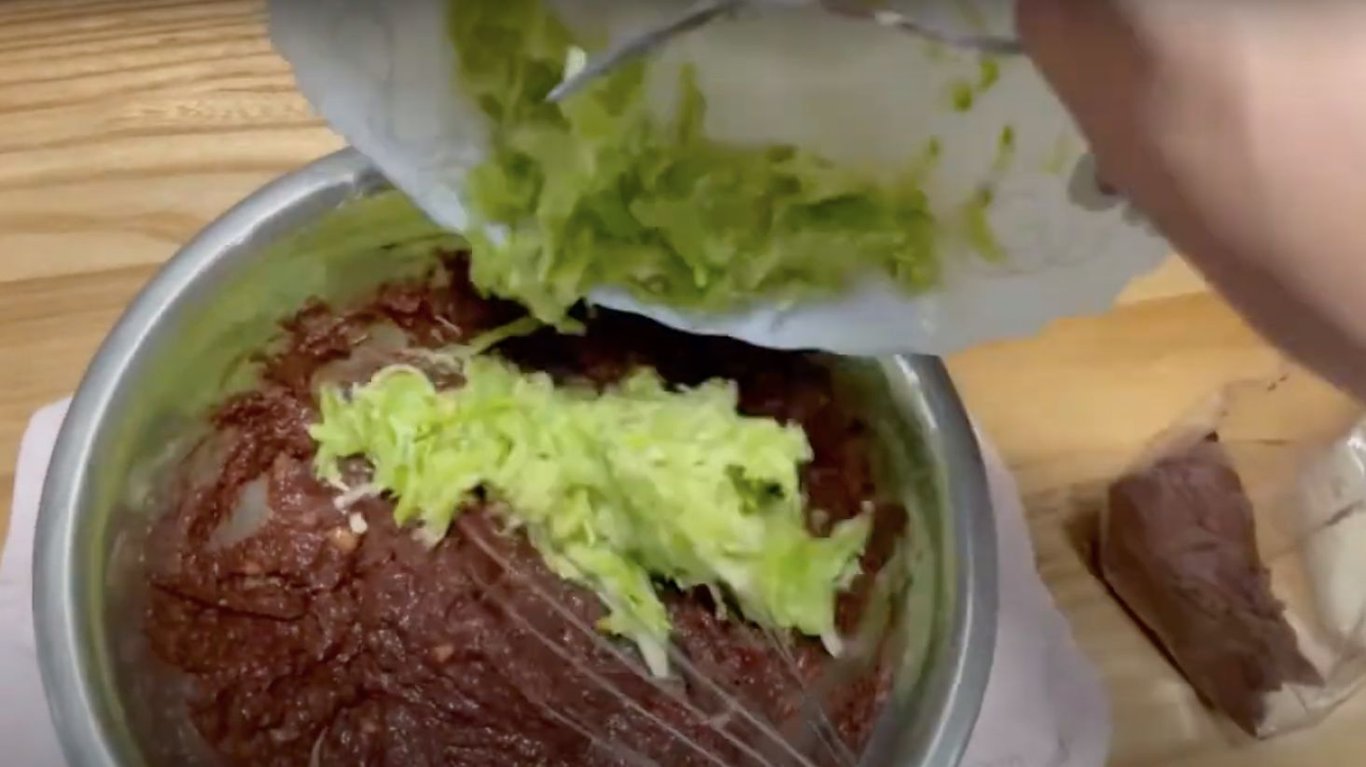 шоколадний брауні з кабачками без цукру та без борошна