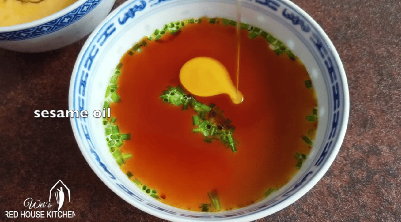 Китайський омлет з соєвим соусом