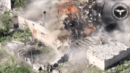 Єрмак показав ефектне відео знищення російських окупантів - 285x160