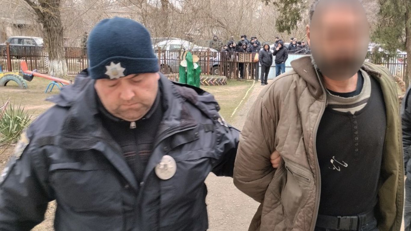 Украл и удерживал под землей малолетнюю девочку — в Николаевской области задержали злоумышленника