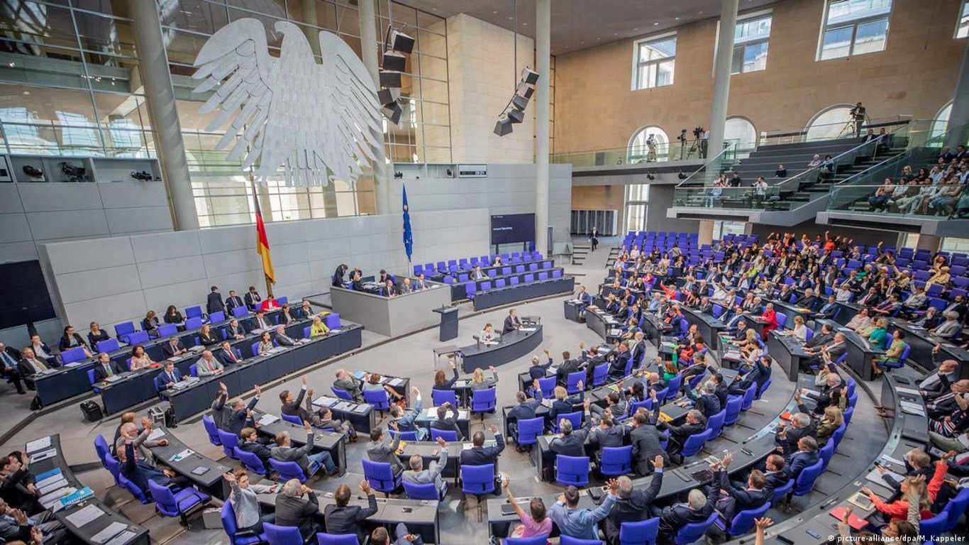 В Німеччині планують перевірити зв'язки депутатів Бундестагу з російською ФСБ