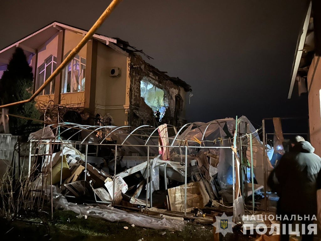 зруйнована будівля