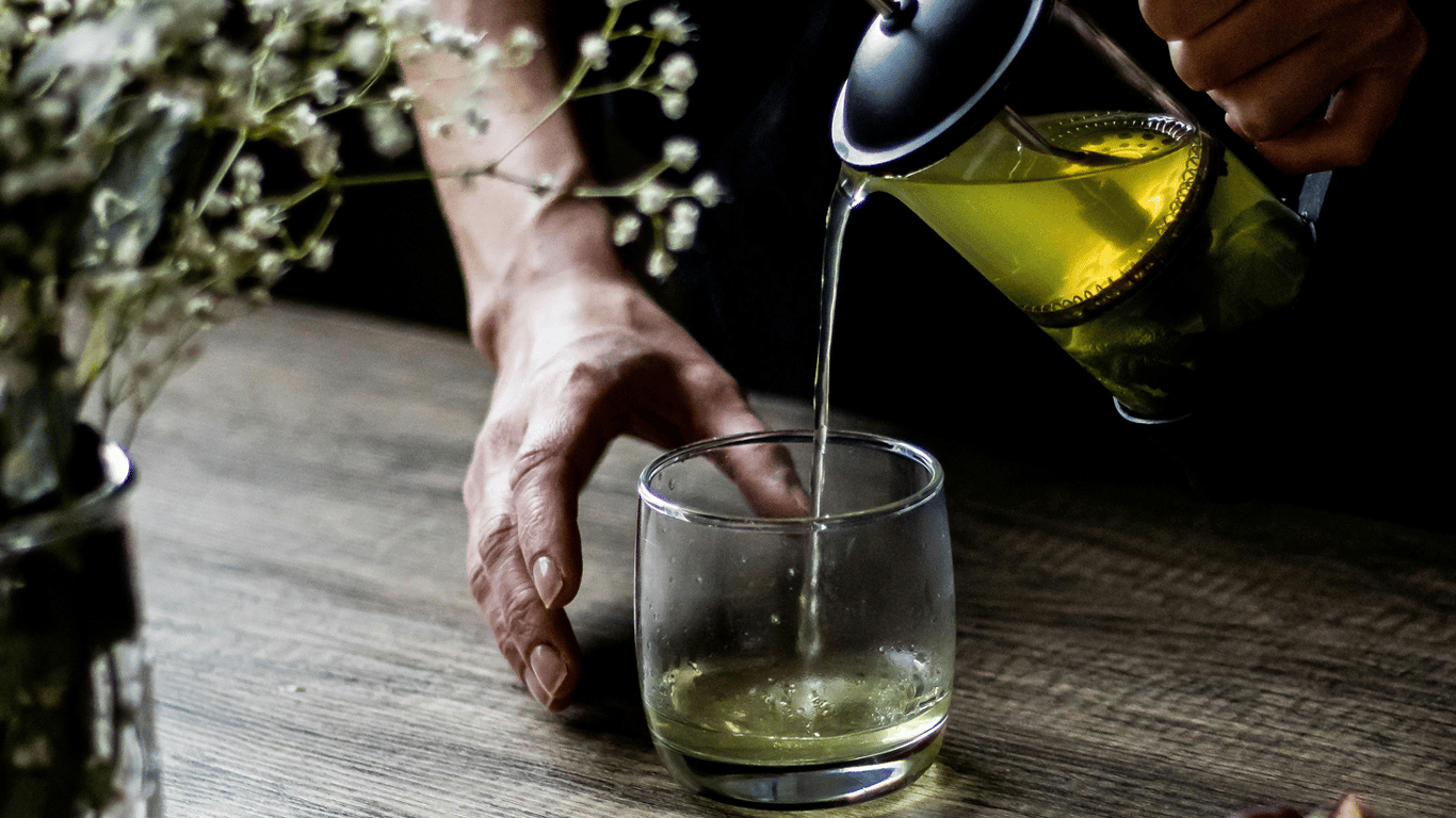 Яка різниця між чорним та зеленим чаєм