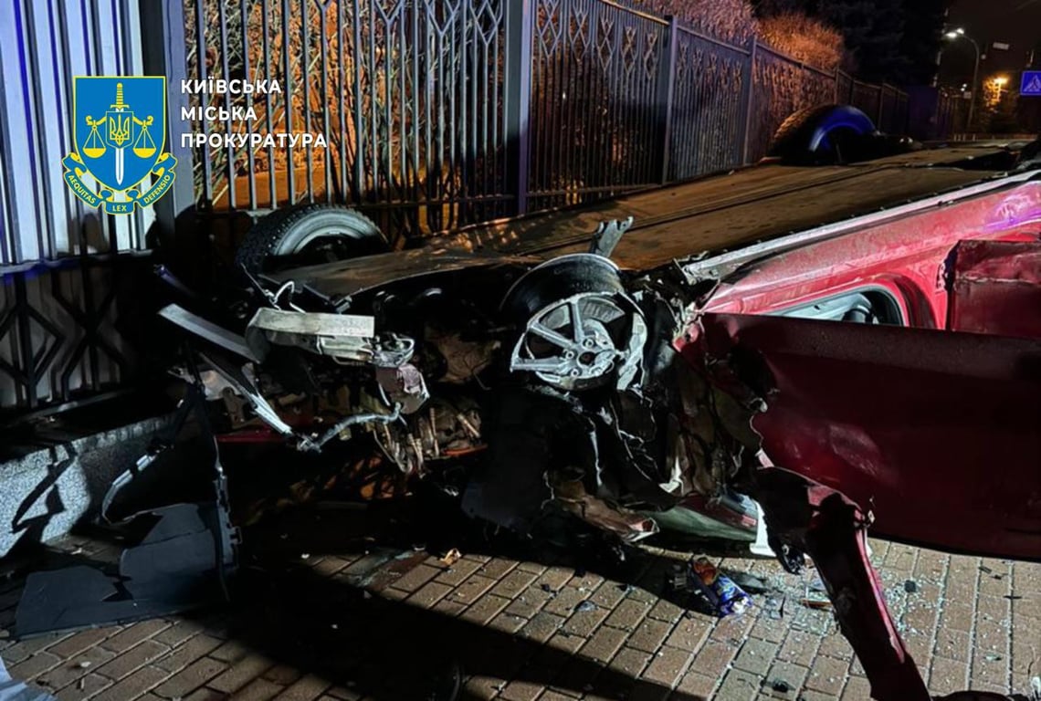 ДТП у Києві за участю авто Tesla