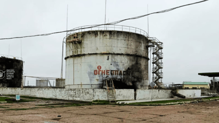 Обстріл нафтобази на Одещині — в повітря потрапили тонни токсинів - 290x166