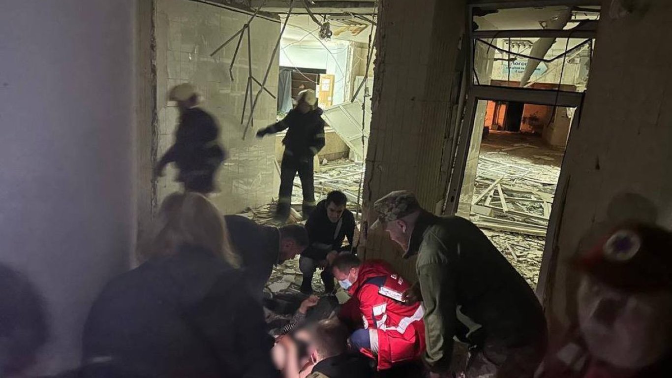 Серия взрывов в Киеве: трое погибших, есть раненые