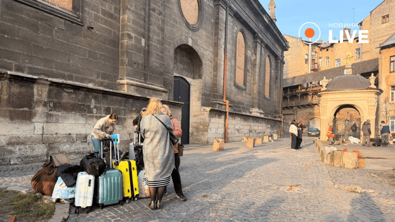 Пошкоджений будинок у Львові