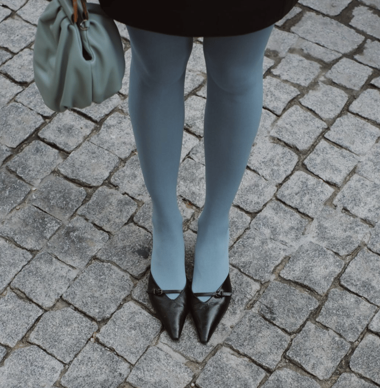 Модні колготки 2025 — актуальні тренди та стильні образи - фото 1