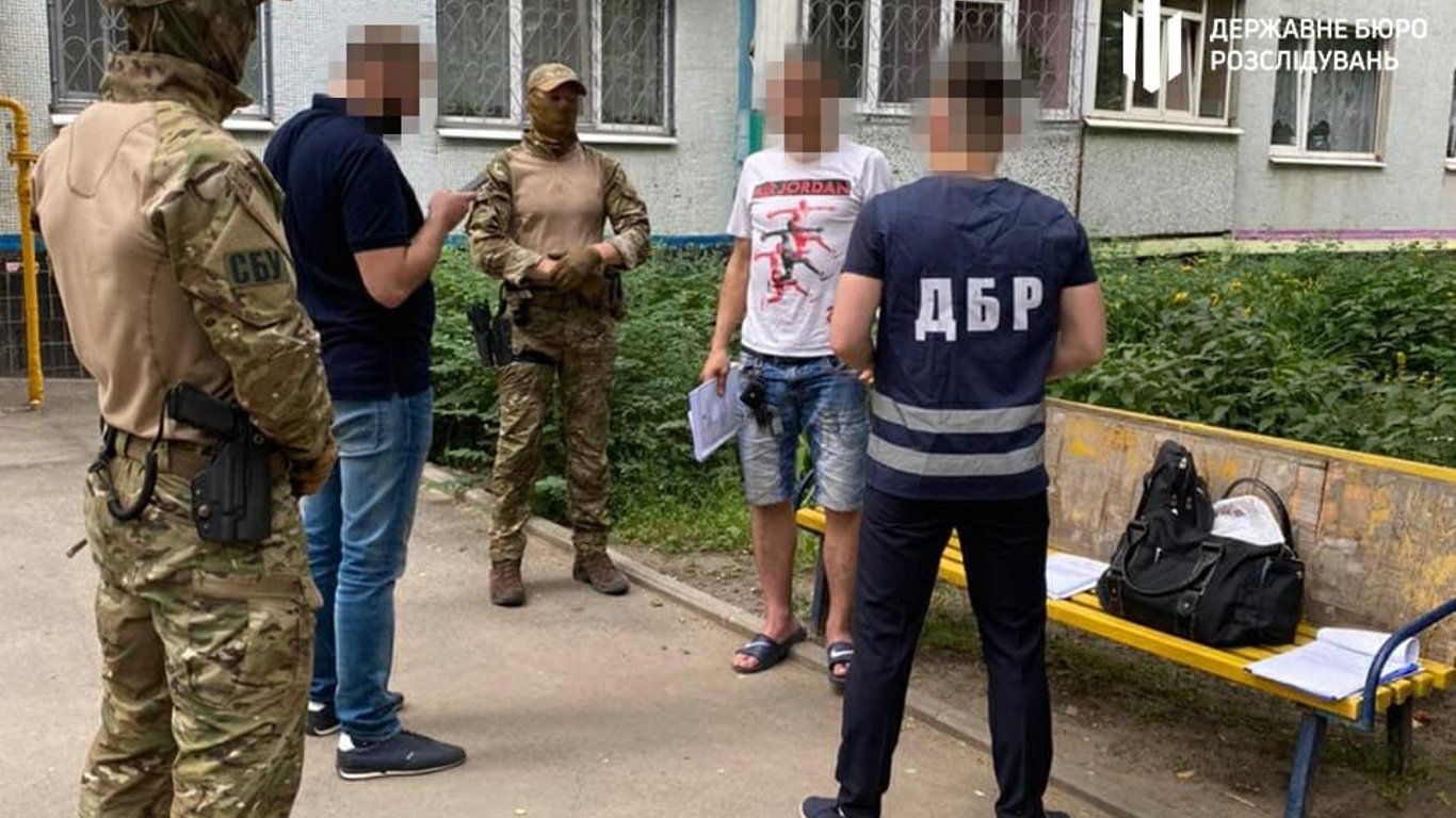 Терроризировали наркозависимых: в Харьковской области будут судить  полицейских-вымогателей