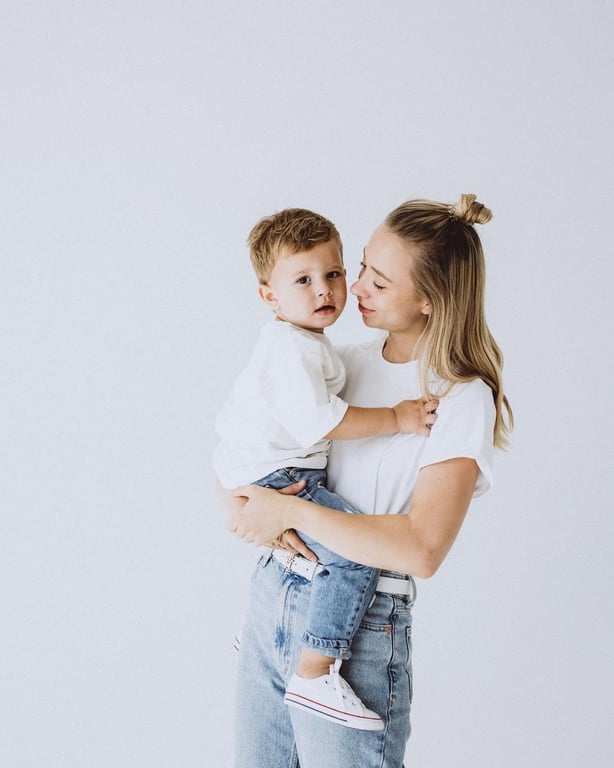 Найдорожчі хлопці: дружина Віктора Павліка замилувала сімейною фотосесією - фото 4