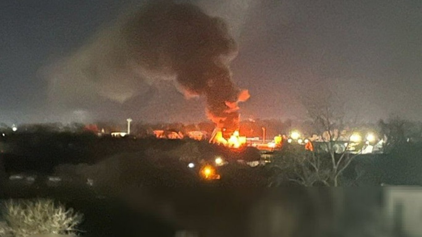 Пожар в Орле - горит нефтебеза, видео