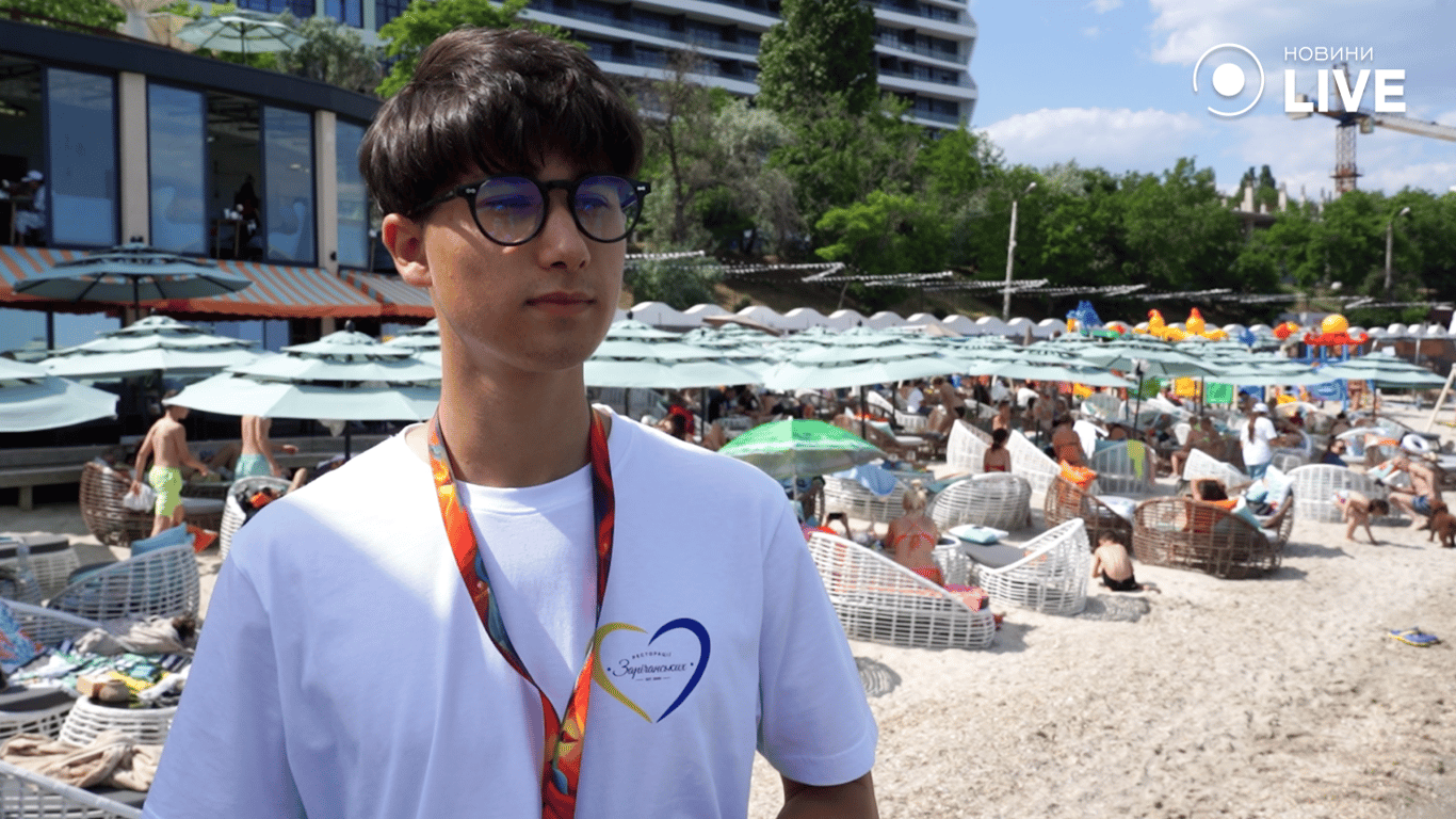 Адміністратор пляжу "кораблик"