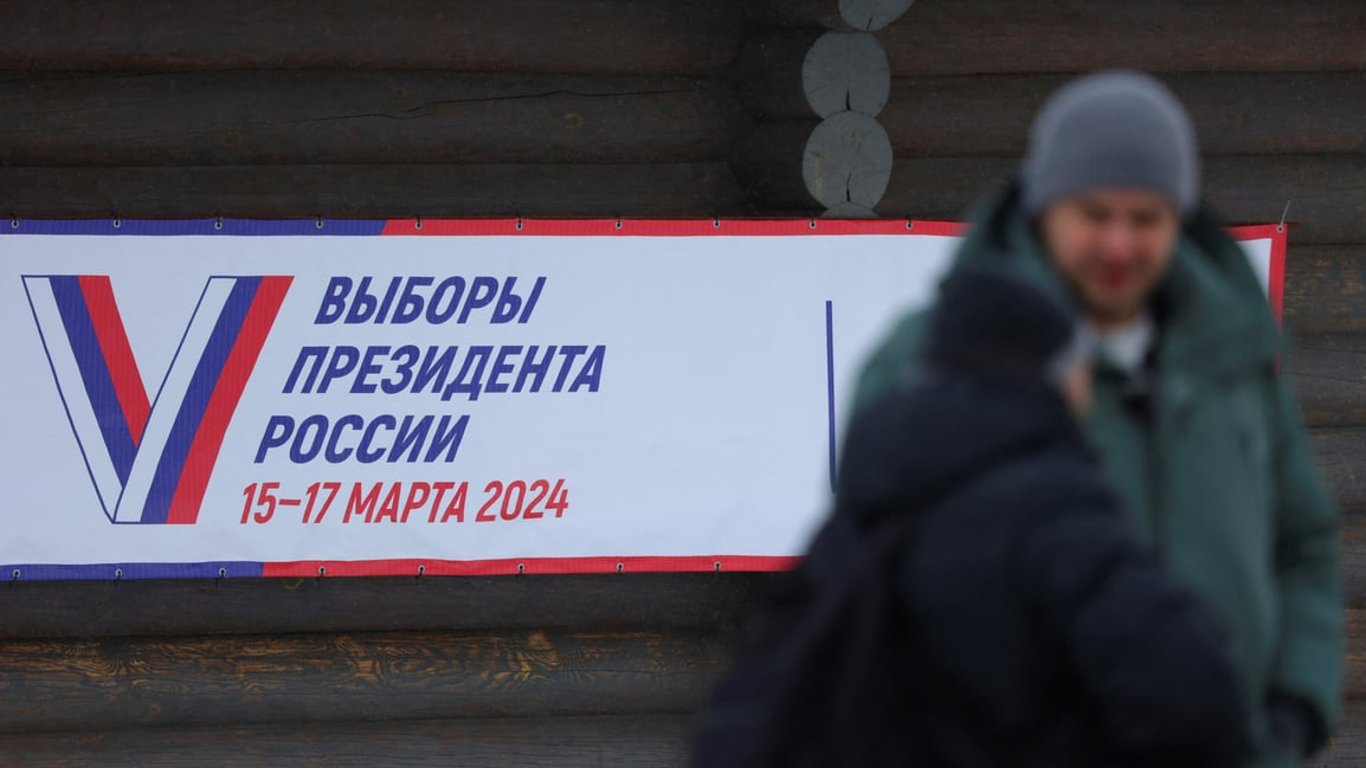 На ВОТ россияне раздают гумпомощь в обмен на партийный билет "Единой России"