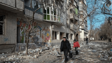 Россияне обстреляли жилые кварталы Херсона: есть погибшие и раненые - 285x160