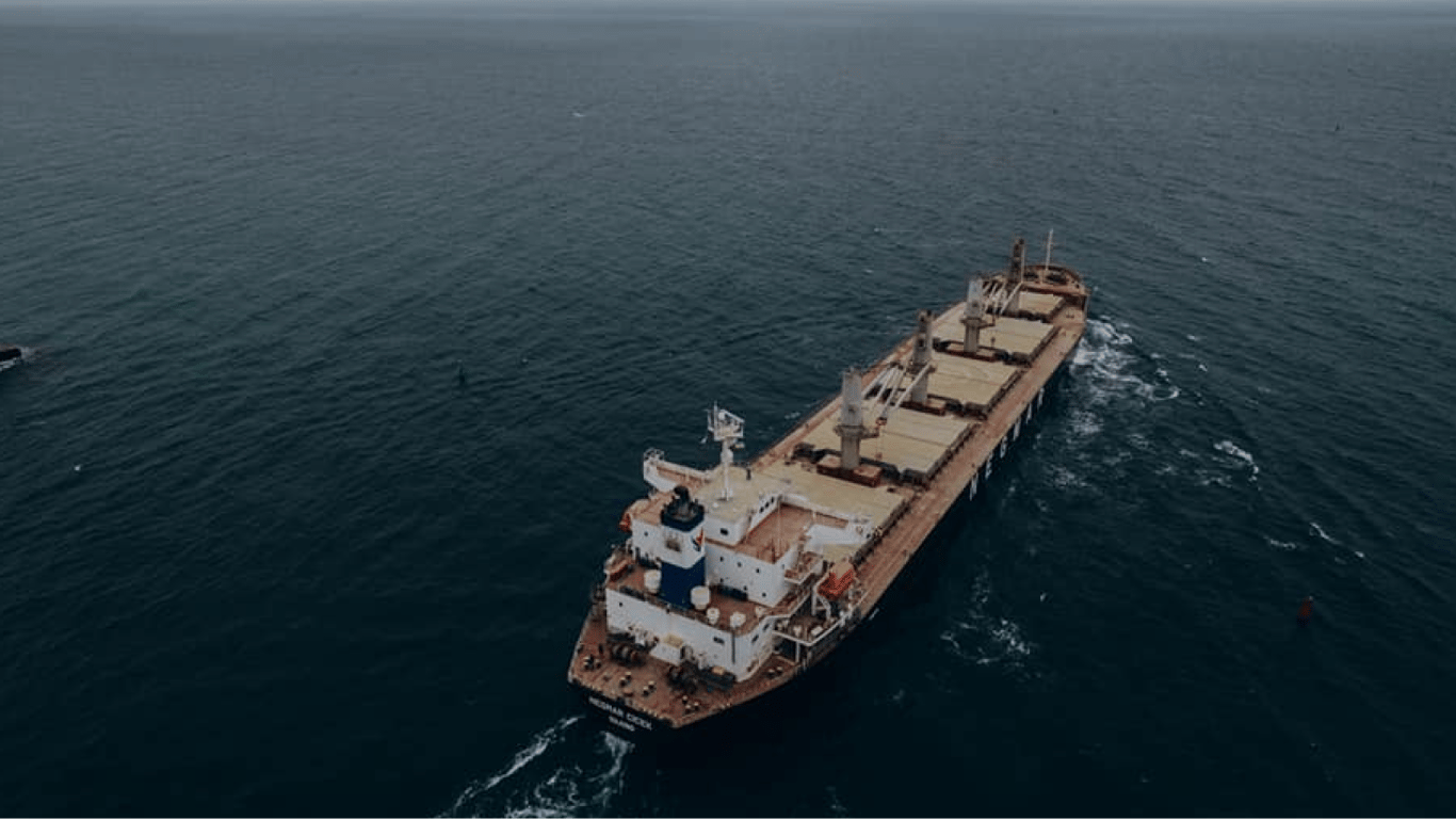 Побил антирекорд: экспорт зерна  Черным морем снизился