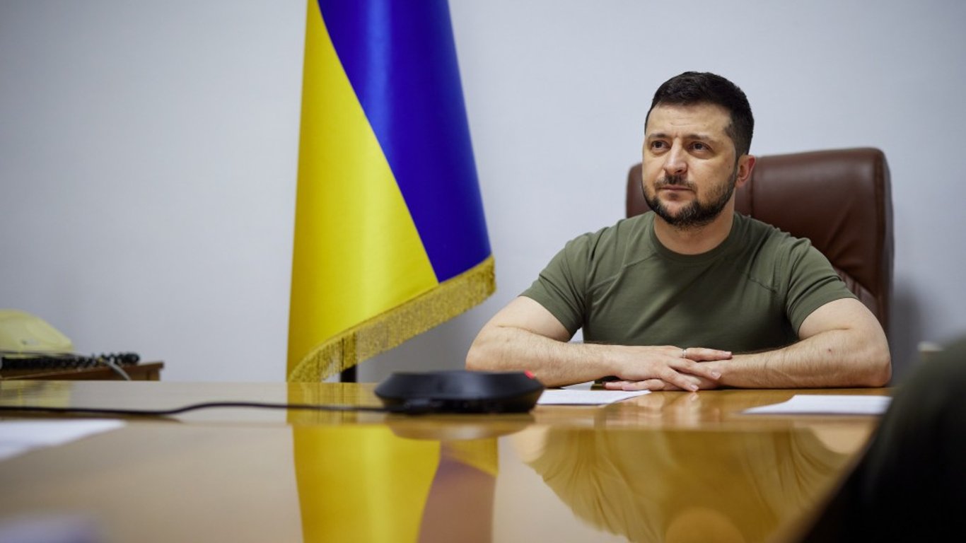 День Конституції України: Зеленський привітав з 27 річницею