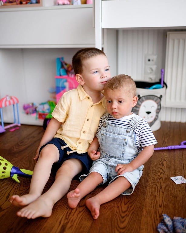 Розчулило до сліз: дружина Тімура Мірошниченка замилувала ніжною фотосесією синів - фото 1