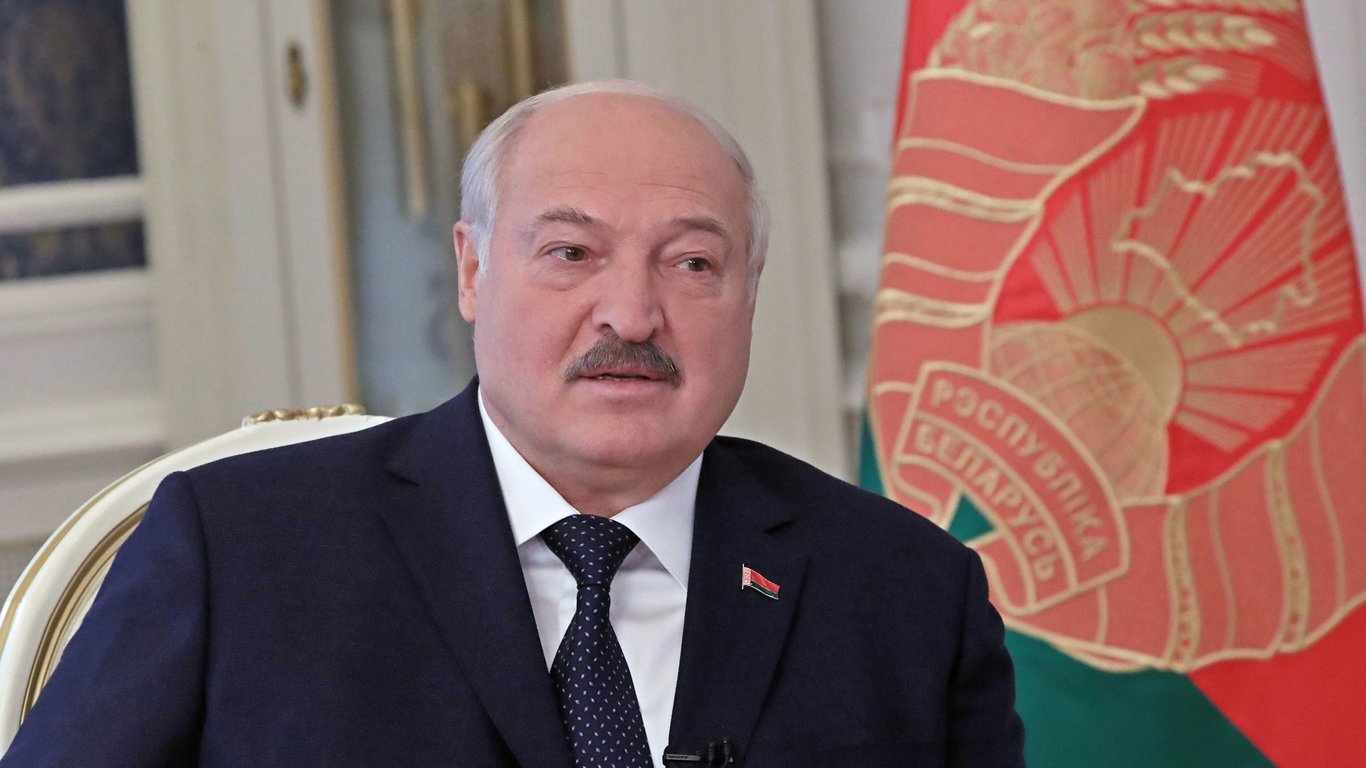Лукашенко прилетів в Москву на парад