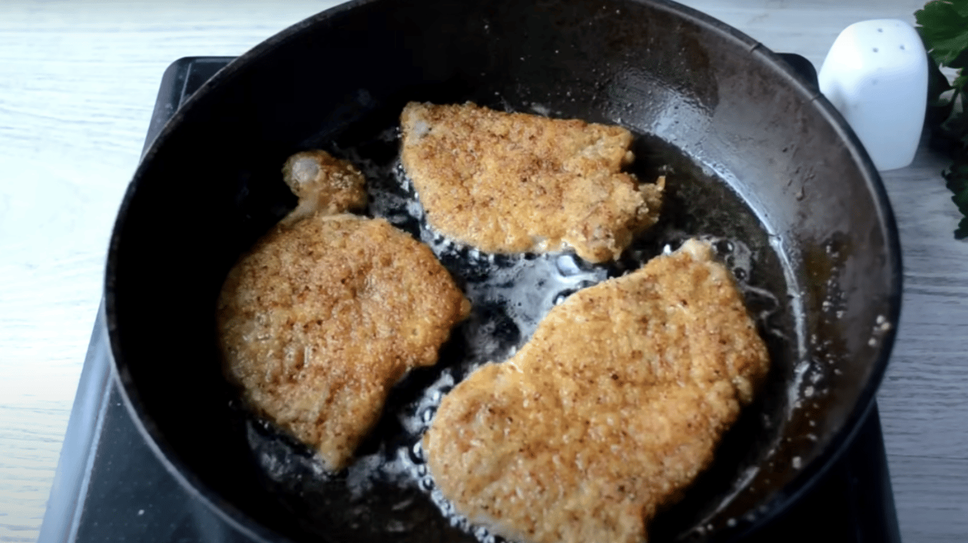 скільки смажити відбивні зі свинини