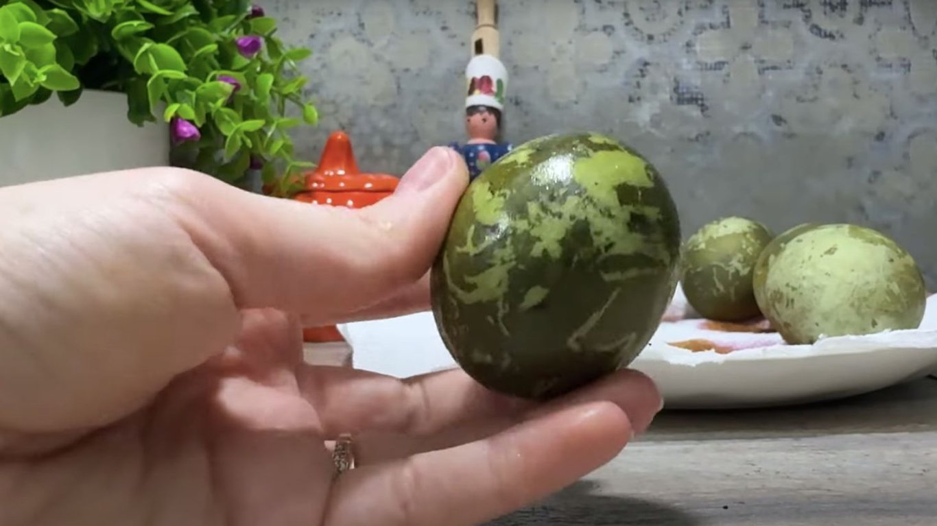 оливкові яйця 