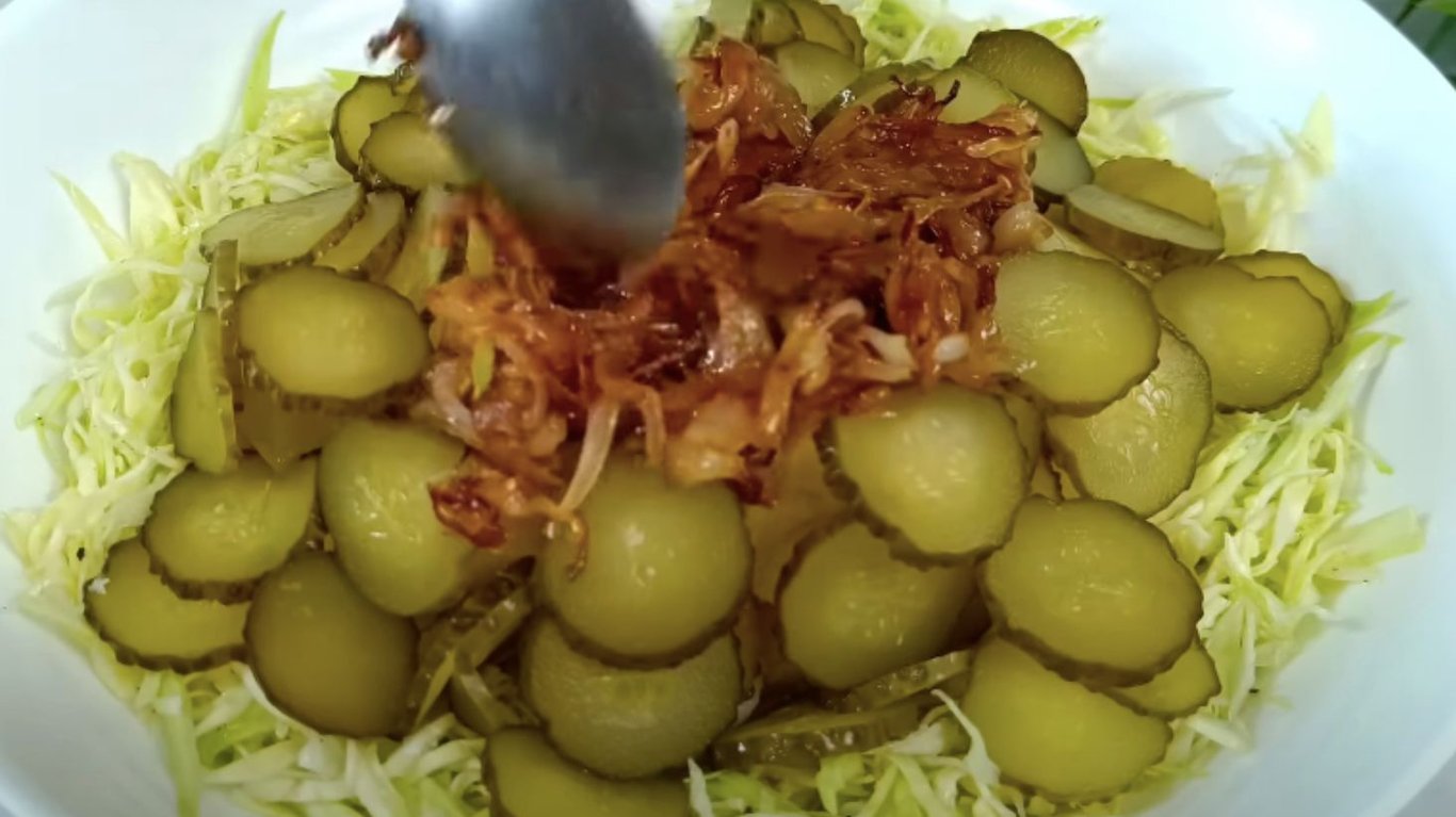 новий ситний салат з капустою