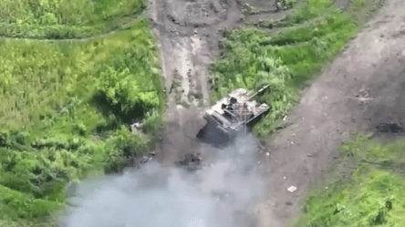 Сырский показал, как ВСУ с воздуха уничтожают танки оккупантов - 285x160
