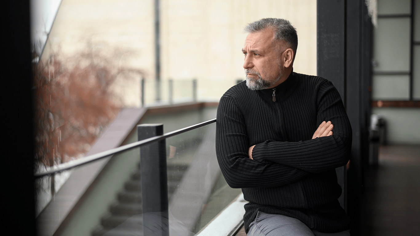 В якому віці люди почуваються найбільш нещасними