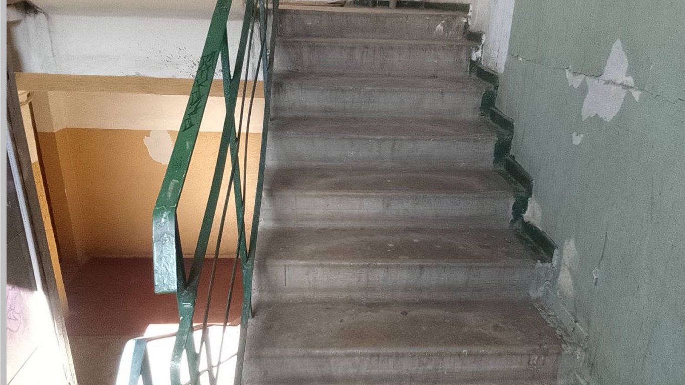 Архітектура СРСР: чому перила на сходах робили саме зліва