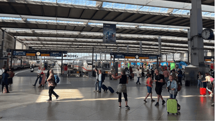 Какие авиакомпании предлагают билеты на только на самолет, но и на поезд - 285x160