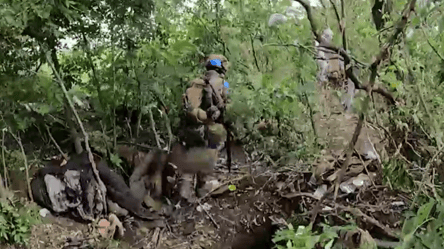 Украинские защитники показали, как выглядят позиции оккупантов под Бахмутом - 285x160