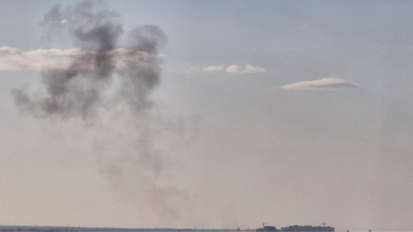 В Одессе прогремела серия взрывов: угроза ударных беспилотников