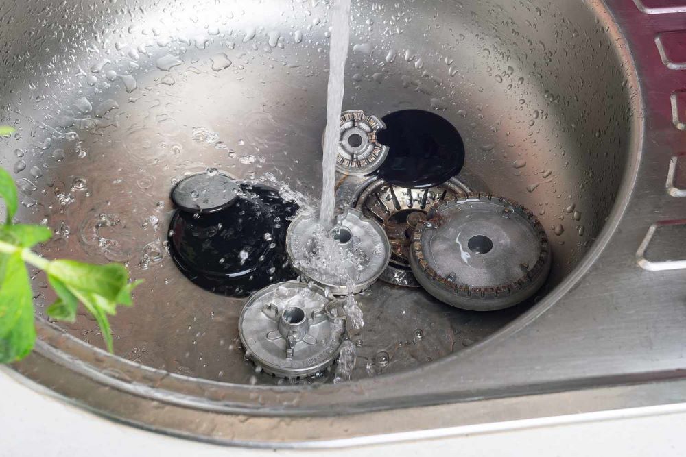 Как отчистить от нагара и жира конфорки на газовой плите - действенные лайфхаки - фото 1