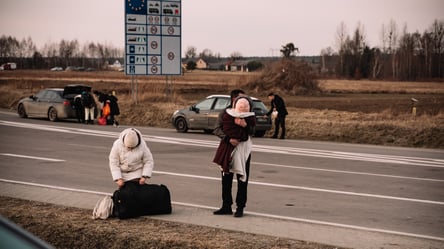 Українці почали масово виїжджати з Польщі — що сталося - 285x160