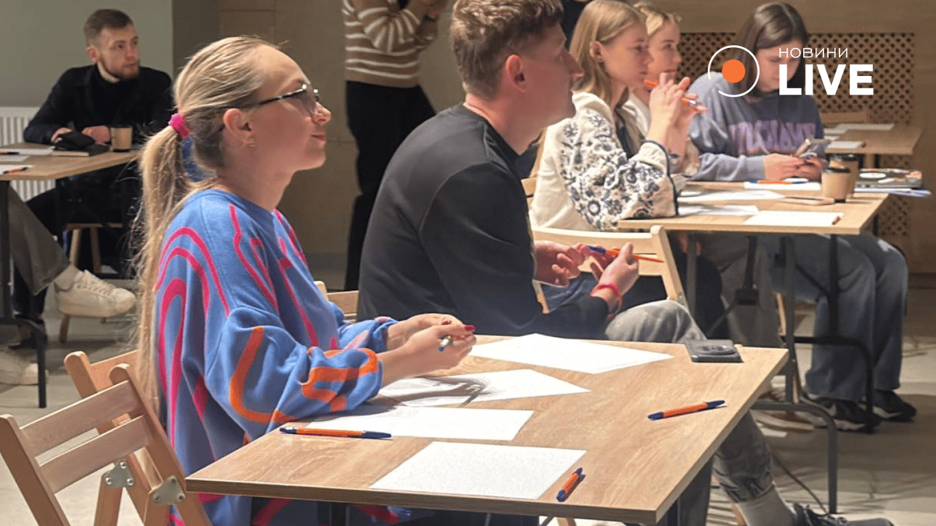 Як Україна писала радіодиктант до Дня мови — атмосфера події - фото 2