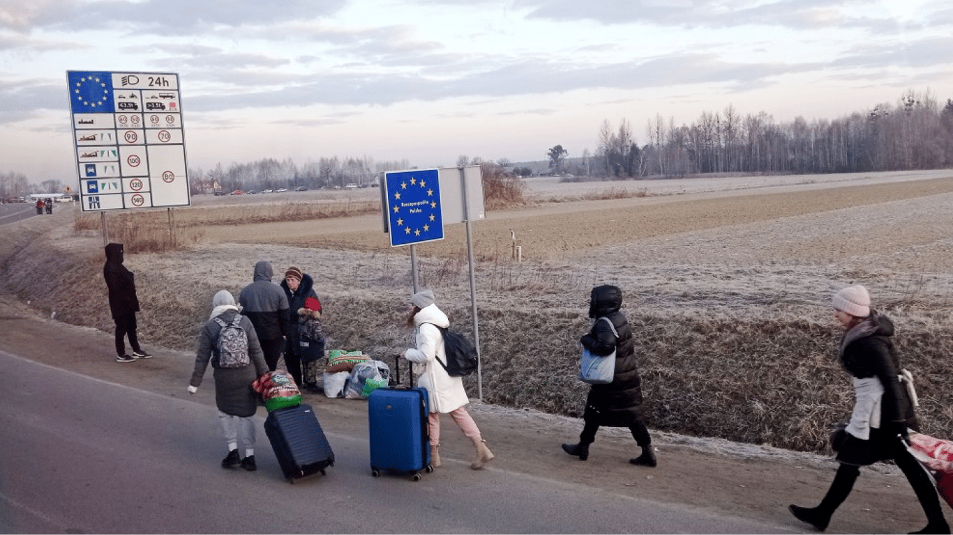 Виплати в Польщі — яку допомогу можуть отримати українці в листопаді