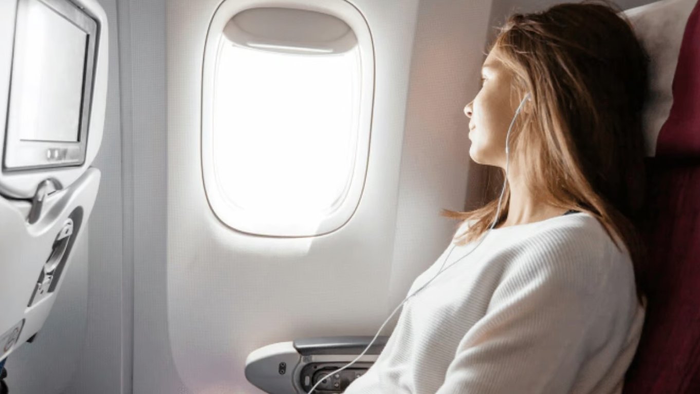 Лікар пояснила, чому не варто вдягати в літак лосини - фото 1