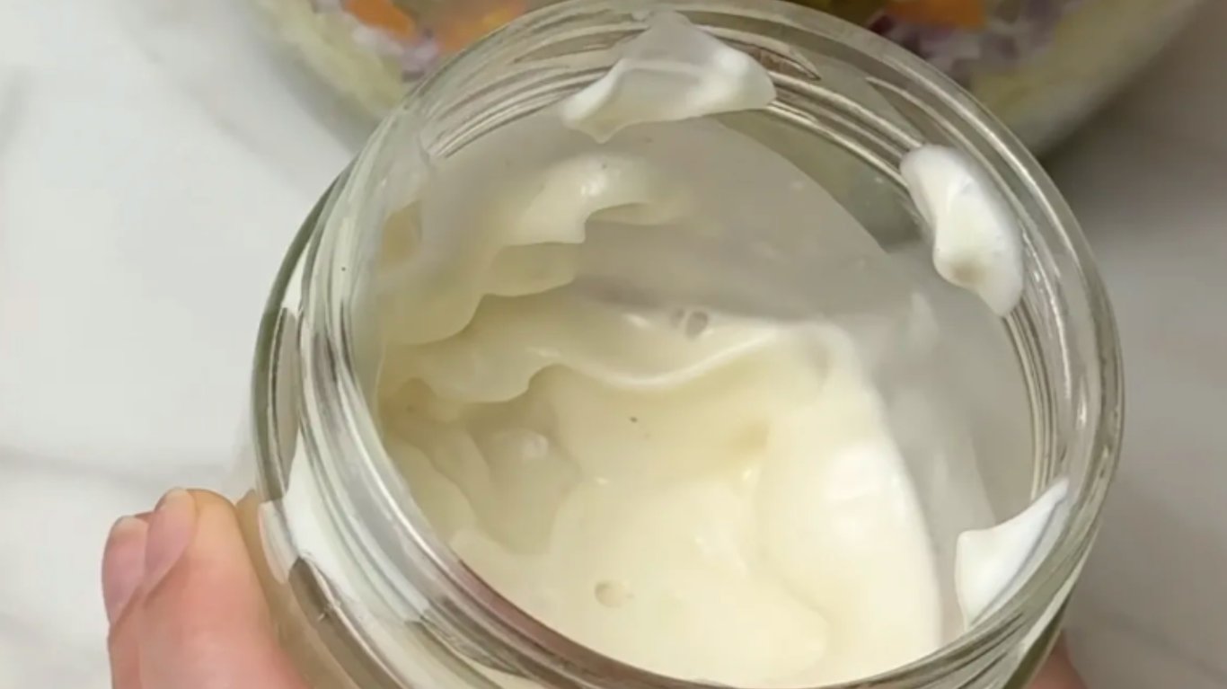 пісний салат Олів’є з тунцем з домашнім майонезом