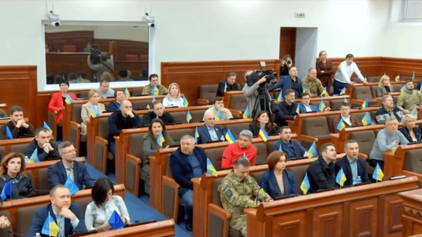 Скандальне засідання Київради — депутати зірвали виступ бригадного генерала ЗСУ