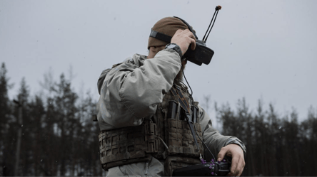 FPV-дрони Третьої штурмової громлять ворожу техніку на Харківщині - 285x160