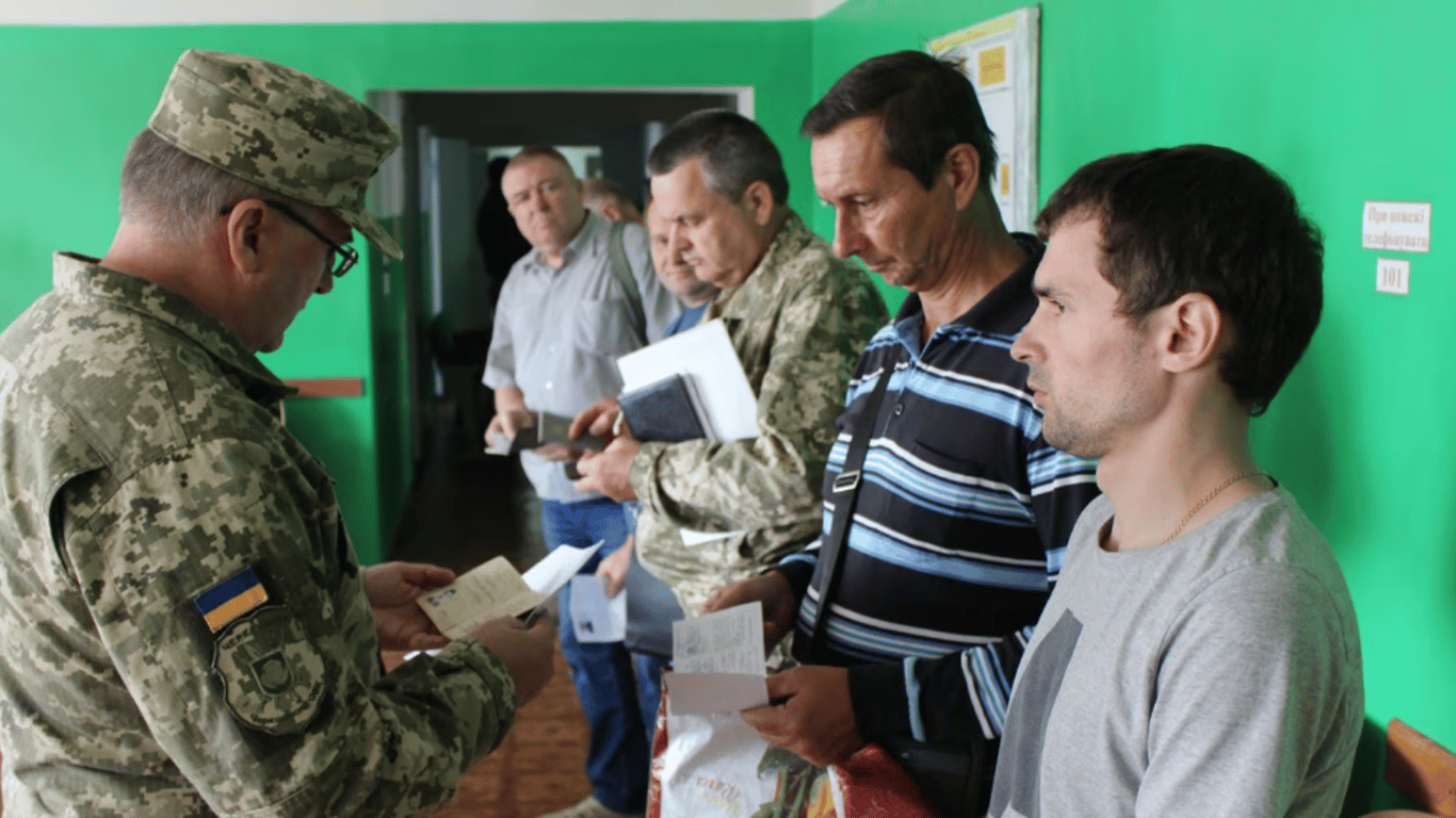 У Чернівцях військовий допомагав уникати ТЦК — на нього наклали штраф