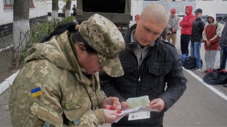 Як українцям правильно відмовитися від повістки — адвокатка дала поради - 285x160