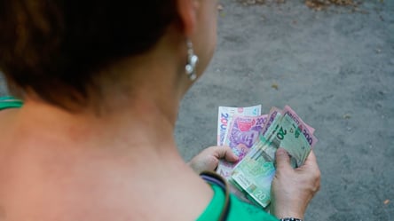 Надбавки до пенсій від 300 до 2 600 грн: хто має право - 290x160