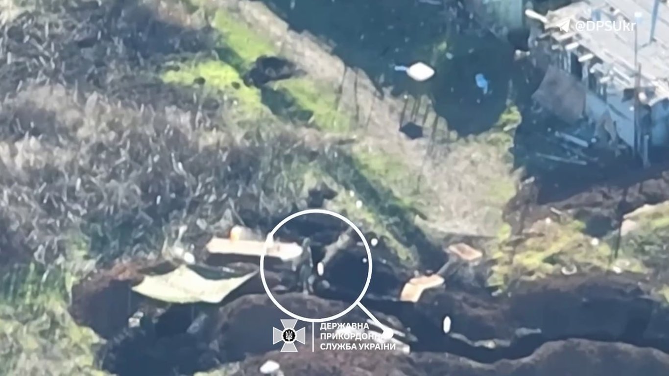 Защитники обнаружили ходы оккупантов на Запорожском направлении и нанесли удары с дрона — видео