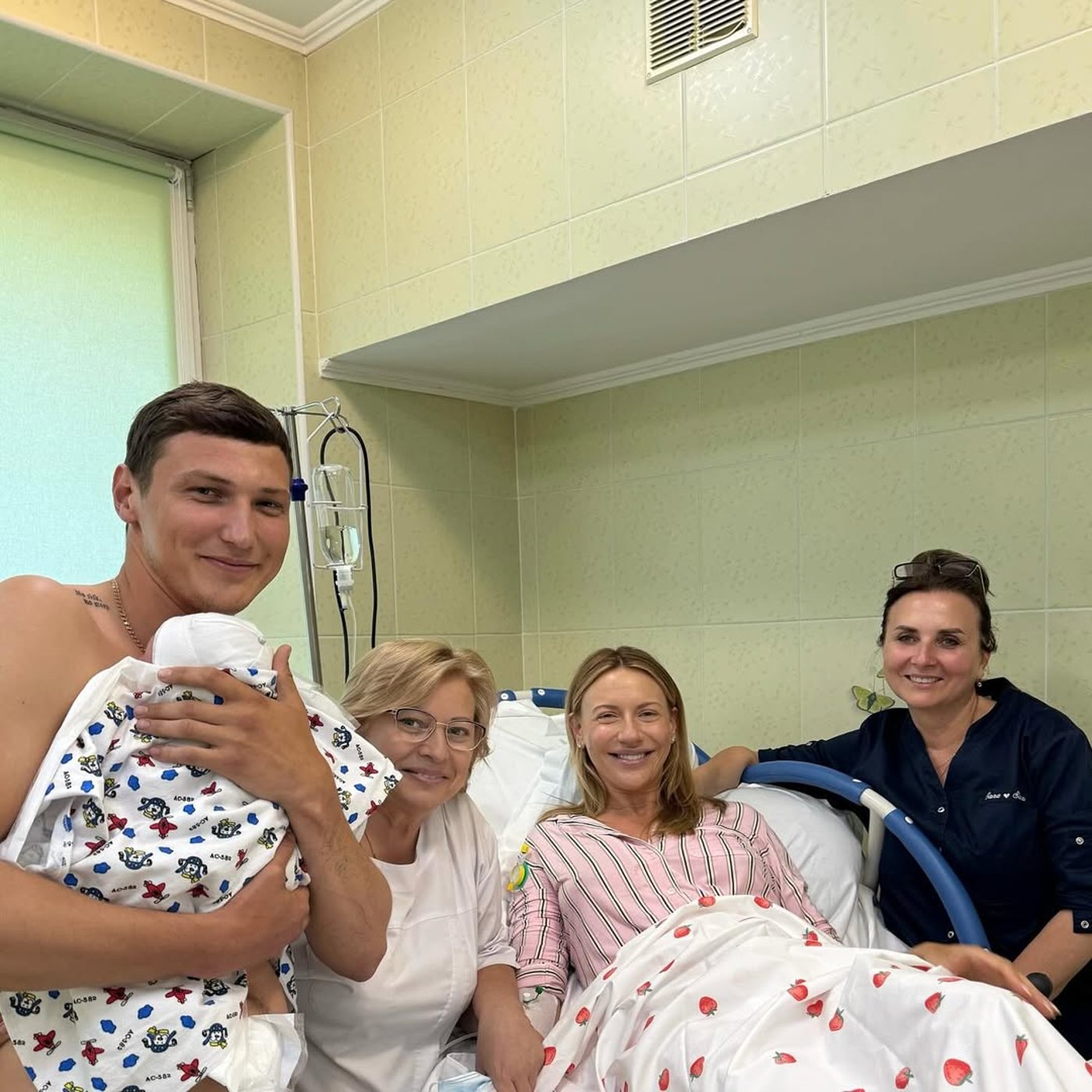 Леся Нікітюк опублікувала фото з пологового - фото